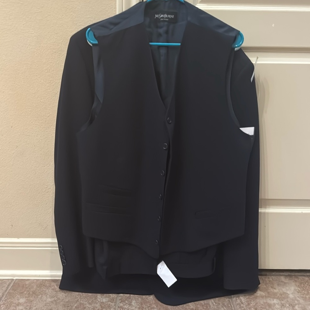 Yves Saint Laurent Men’s Three Piece Suit Size 46L (56L)